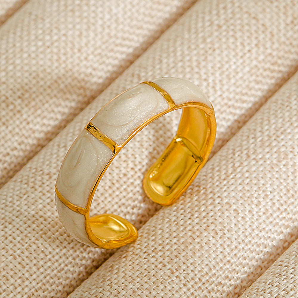 The Cream Dream Ring