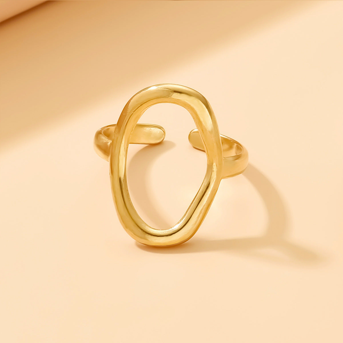 Minimalist Gold Open Circle Ring – Effortless & Elegant