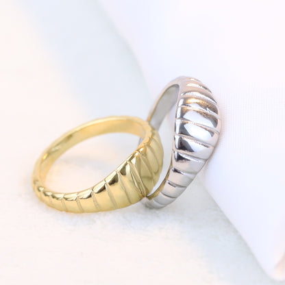 Ribbed Dome Ring