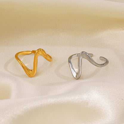 Modern Gold Abstract Ring – Sculptural & Timeless