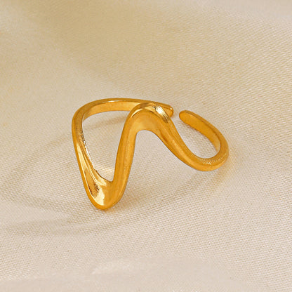 Modern Gold Abstract Ring – Sculptural & Timeless